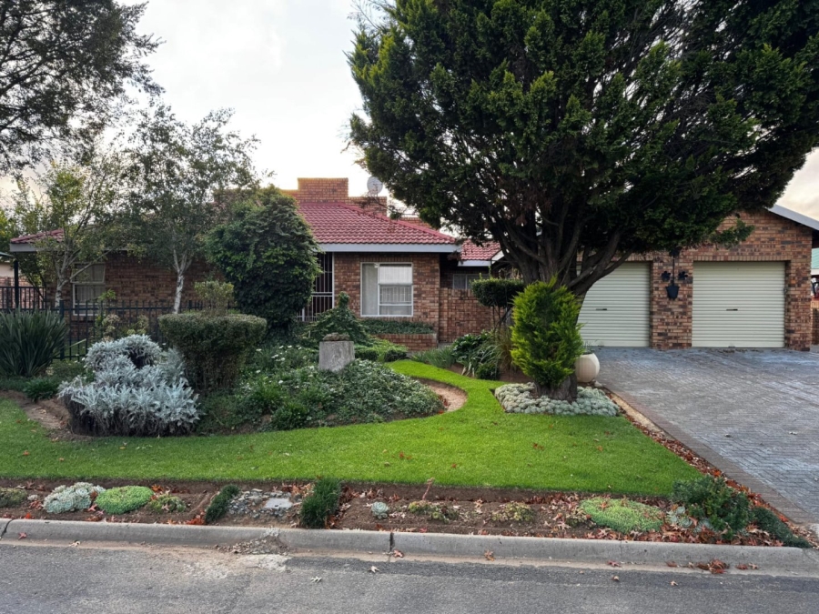 To Let 4 Bedroom Property for Rent in La Provance Free State